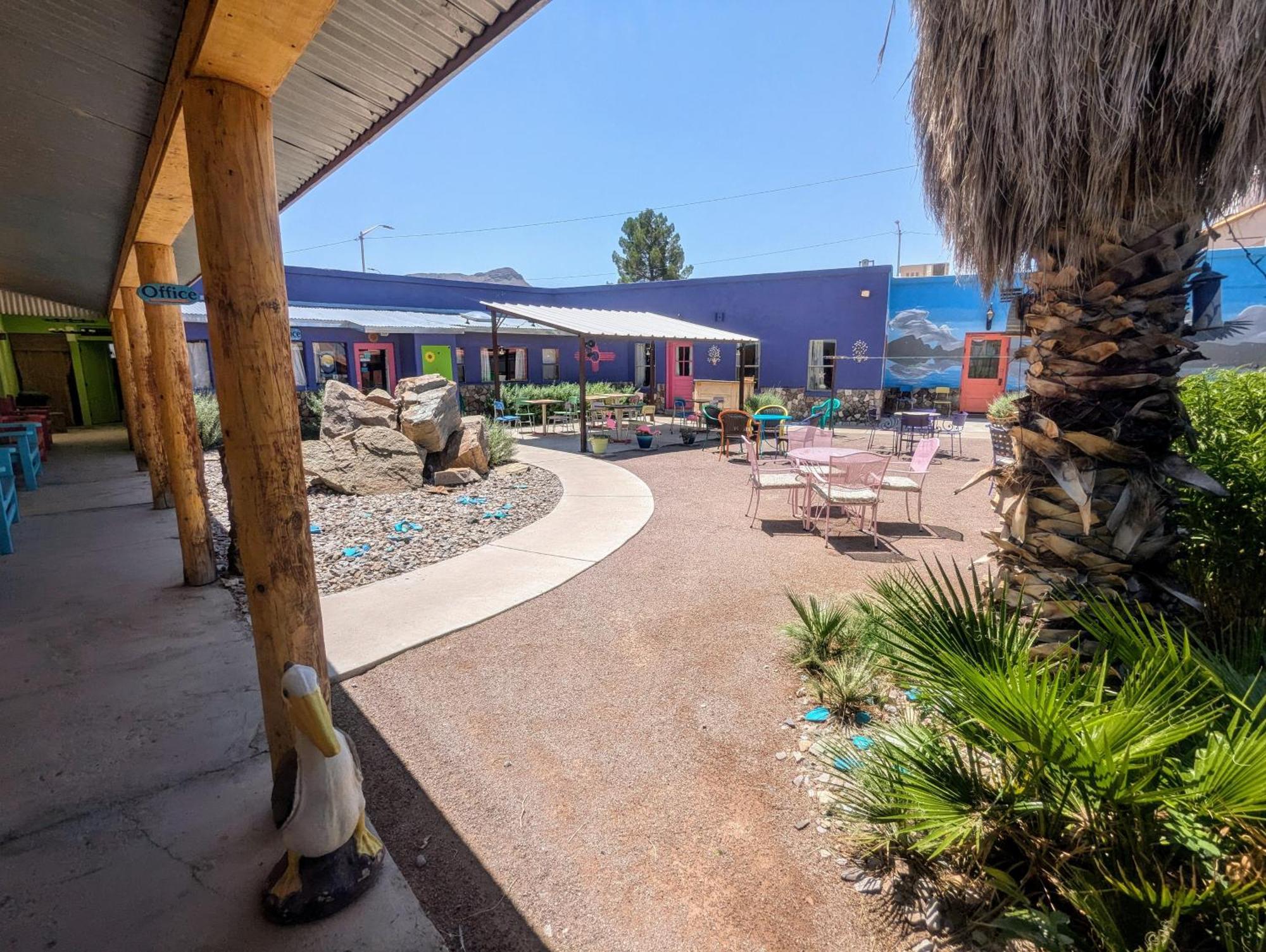 Pelican Spa Трут ор Консекуенсес Екстериор снимка